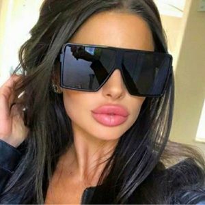 NEW❗️ OVER SIZED SQUARE SUNGLASSES